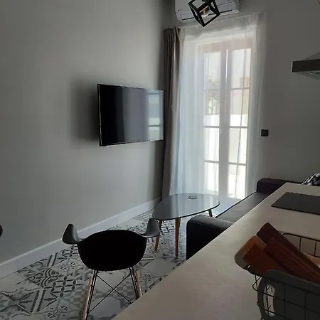 Ermoupolis Hidden Gems Apartman *