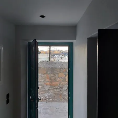 Ermoupolis Hidden Gems Apartman *