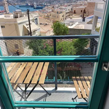 Ermoupolis Hidden Gems Apartmán *