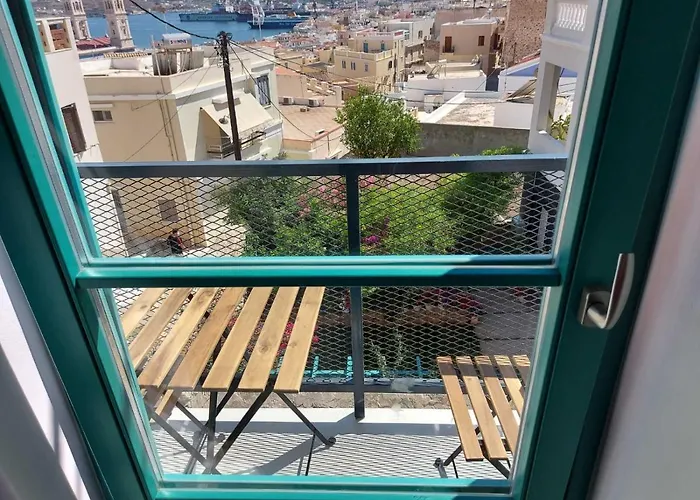 Ermoupolis Hidden Gems Apartman *